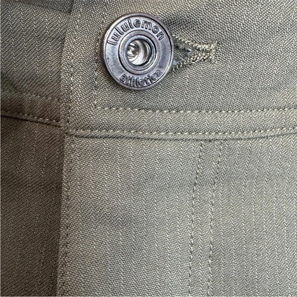Lululemon Men's Olive Commuter Shorts - Picture 7 of 9